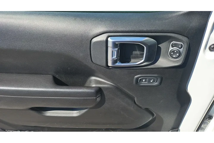 $30982 : Jeep Wrangler 2024 4x4 Willy image 10