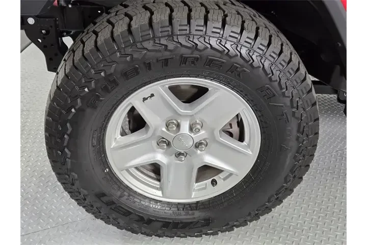 $27151 : Jeep Gladiator 2020 4x4 Spor image 10