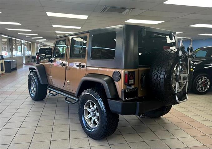 $26829 : Jeep Wrangler Unlimited 4WD 4 image 3
