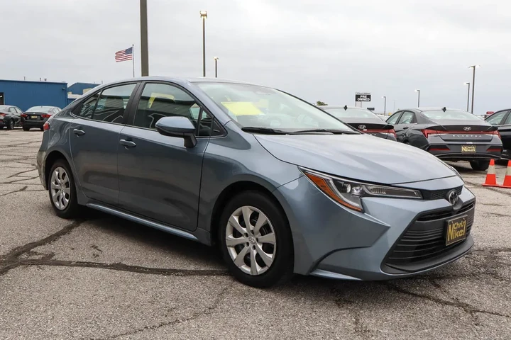 $20588 : 2024 Corolla LE CVT image 3