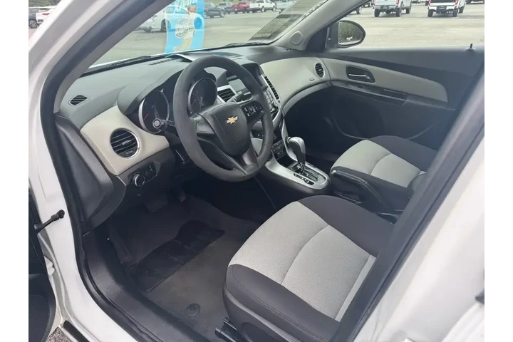 $7292 : Chevrolet Cruze 2013 LS Auto image 9