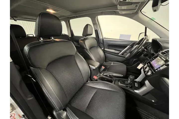 $17730 : Subaru Forester 2017 AWD 2.0 image 9