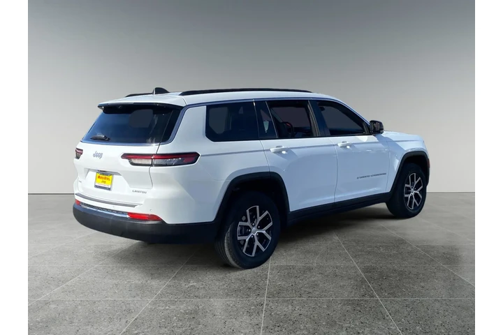 $39053 : Jeep Grand Cherokee L 2024 4 image 5