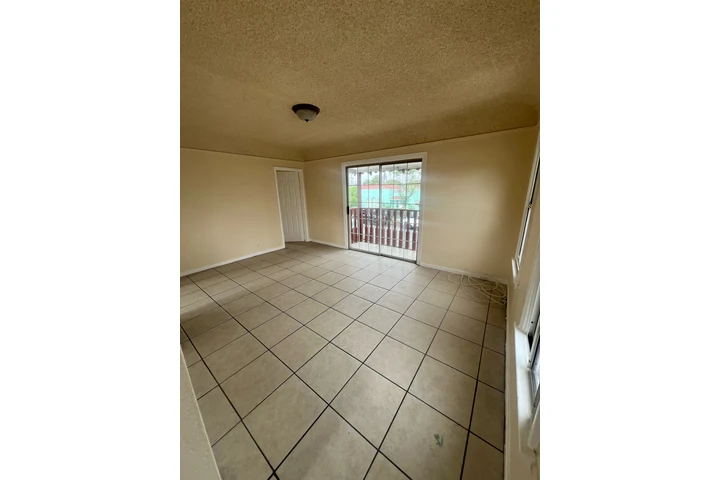 $2000 : Duplex en South Gate image 4