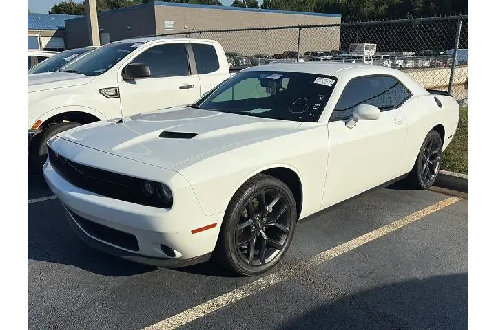 $18999 : Dodge Challenger 2022 SXT 2d image 1