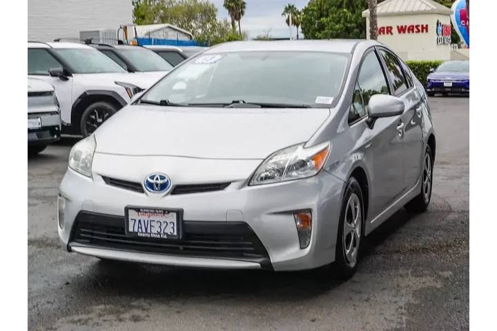 $9981 : Toyota Prius 2013 Four 4dr H image 3