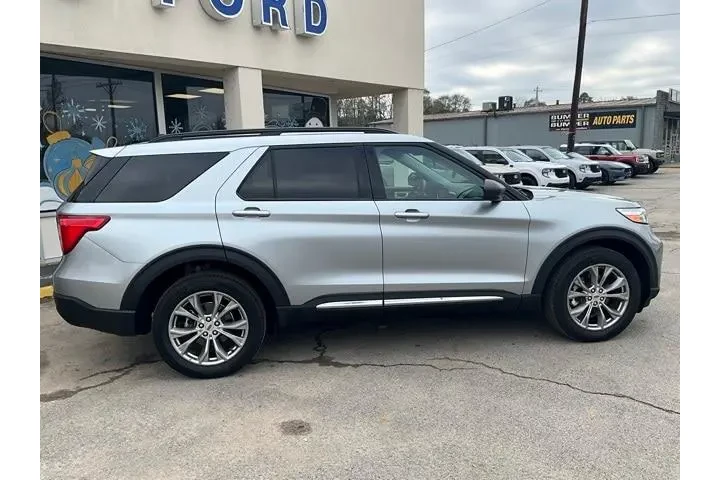 $35681 : Ford Explorer 2023 AWD XLT 4 image 3