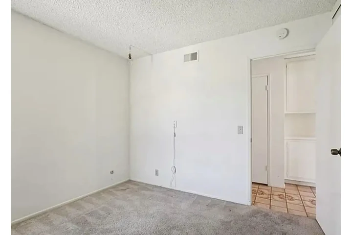 $2500 : 3 Bedroom Home In Inglewood image 8