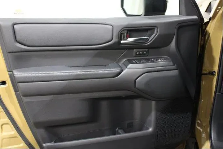 $69999 : Toyota Land Cruiser 2025 4x4 image 6
