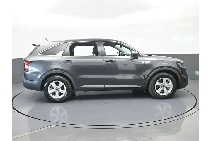 $20991 : Kia Sorento 2023 LX 4dr SUV image 7