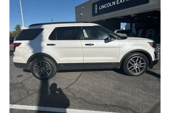 $13384 : Ford Explorer 2017 AWD Sport image 4