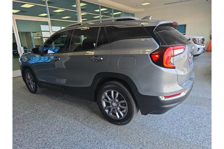 $21999 : GMC Terrain 2023 SLT 4dr SUV image 4
