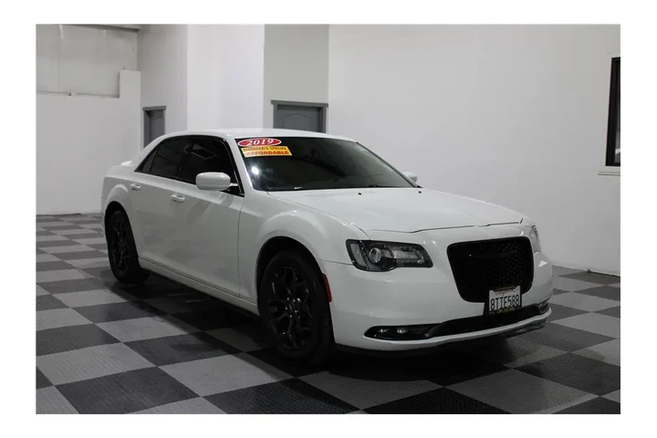 $16699 : 300 2019 image 1