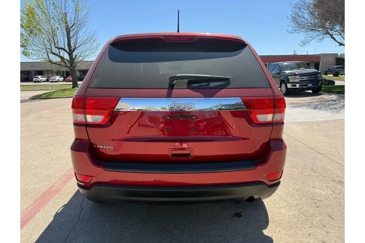 $14500 : 2011 Grand Cherokee Laredo image 4