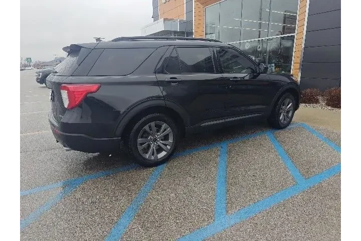 $27617 : Ford Explorer 2023 AWD XLT 4 image 6
