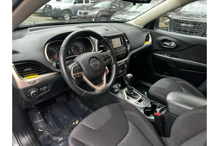 $8990 : 2015 Cherokee Latitude image 10