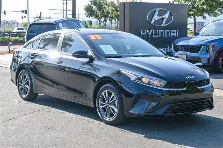 $16800 : Kia Forte 2023 LXS 4dr Sedan image 3