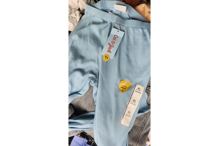 $3 : Ropa de Target Nueva image 2