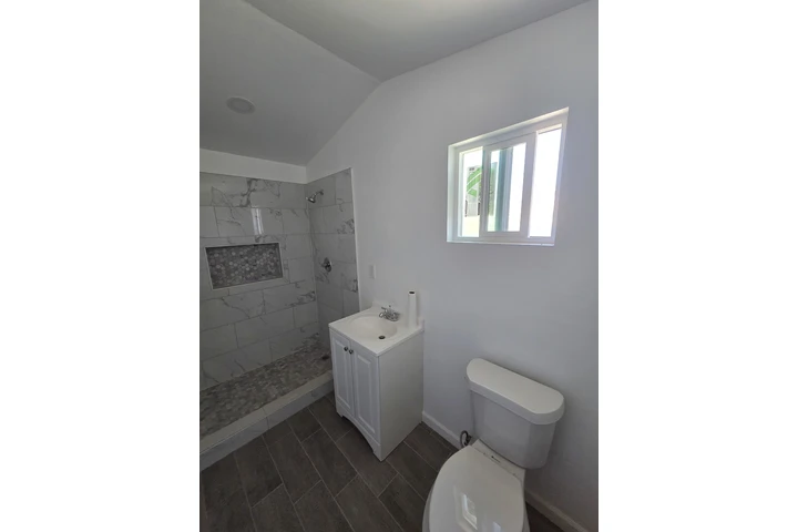 $1700 : Se renta Casita image 3