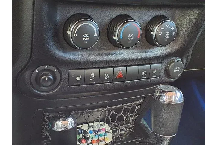 Jeep Wrangler Unlimited 2015 image 10