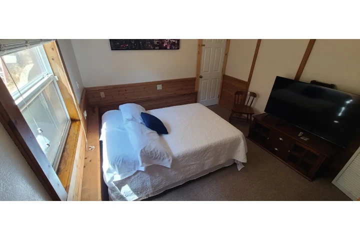 $800 : Cuarto en Lake Arrowhead image 2