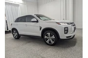 $21997 : Mitsubishi Outlander Sport 2 thumbnail