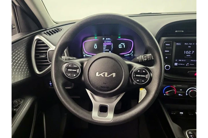 $17998 : Kia Soul 2023 LX 4dr Crossov image 10