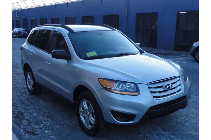 $6700 : 2011 Santa Fe GLS image 3