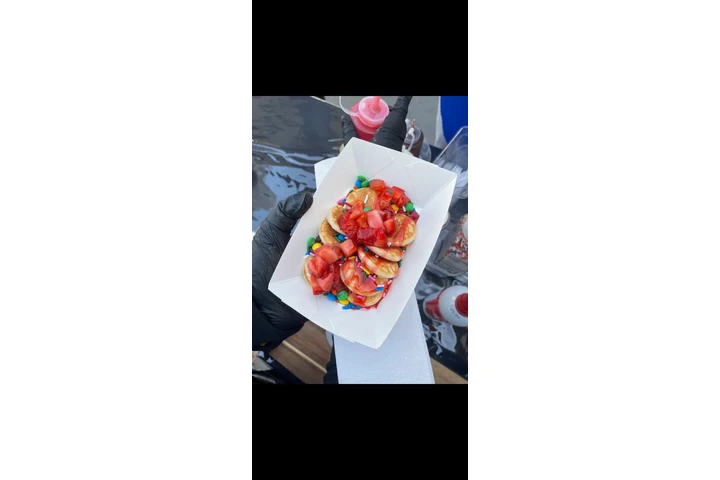 Mini pancakes catering service image 7