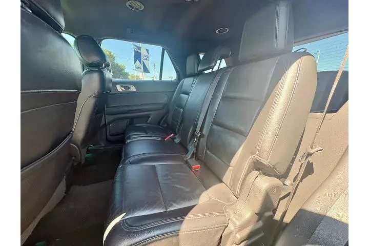 $10473 : Ford Explorer 2015 XLT 4dr S image 8