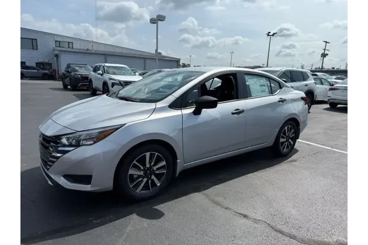 $17995 : Nissan Versa 2025 S 4dr Seda image 3
