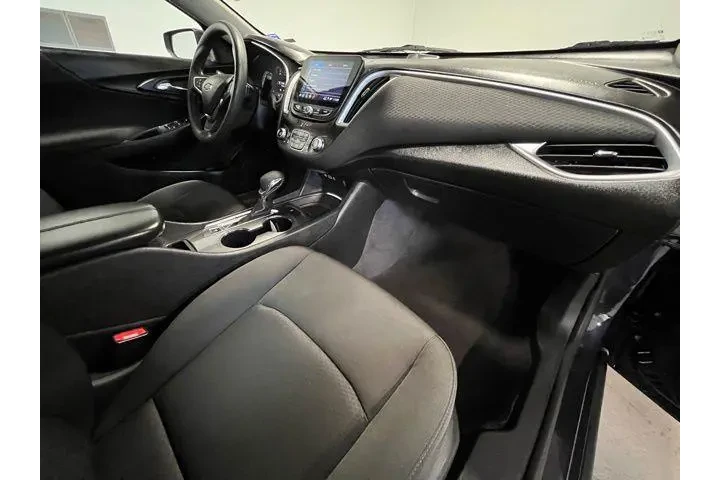 $16506 : Chevrolet Malibu 2023 LT 4dr image 10