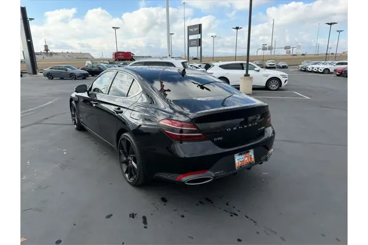 $35495 : Genesis G70 2023 AWD 3.3T St image 4