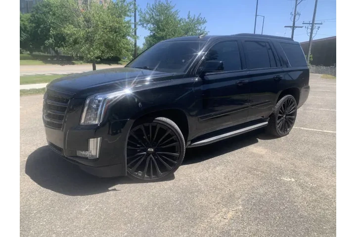 $21995 : 2015 Escalade Luxury image 1