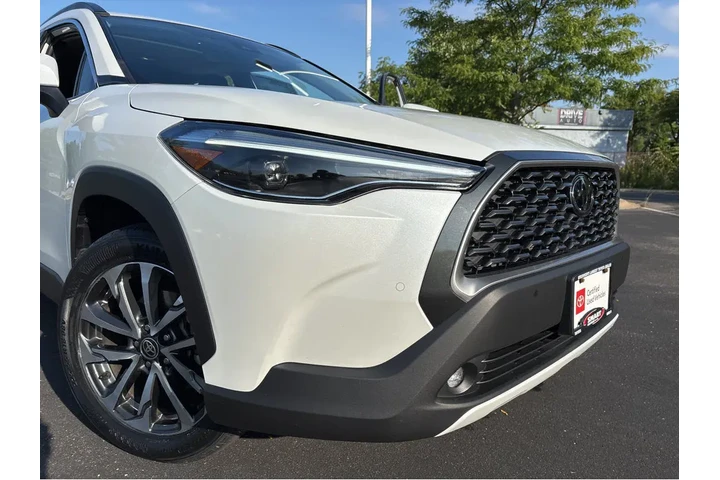 $30000 : Gold Certified2022 Corolla Cr image 7