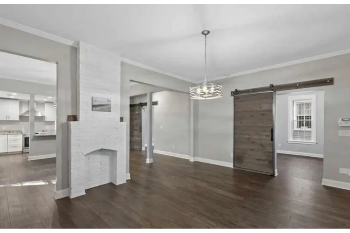 $1500 : Beautiful 3 Bedroom Home image 2