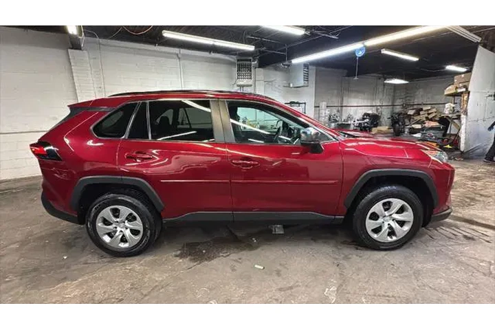 $17865 : Toyota RAV4 2021 AWD LE 4dr image 6