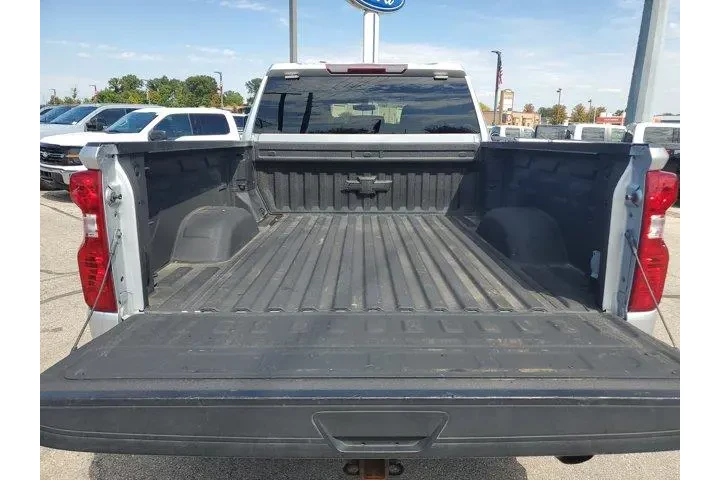 $39500 : Chevrolet Silverado 2500HD 2 image 9