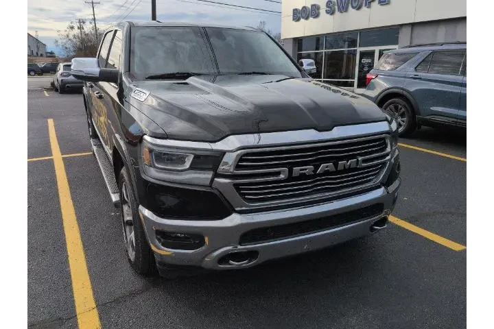 $38875 : Ram 1500 2021 4x4 Laramie 4d image 2
