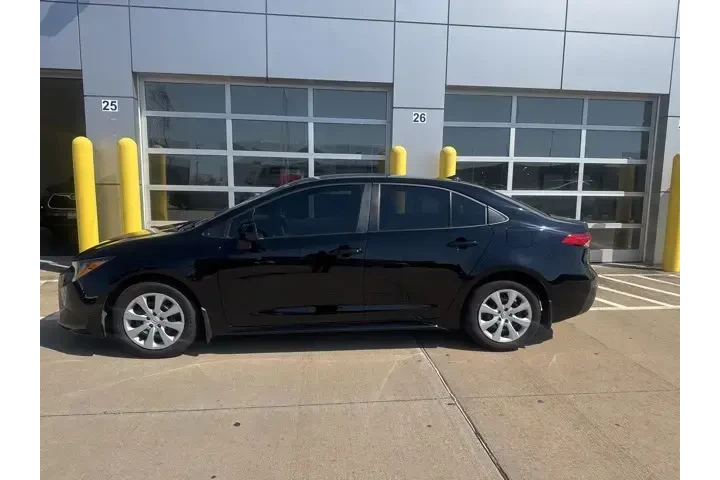 $20190 : Toyota Corolla 2025 LE 4dr S image 1