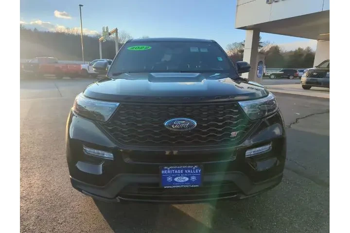$39913 : Ford Explorer 2022 AWD ST 4d image 2