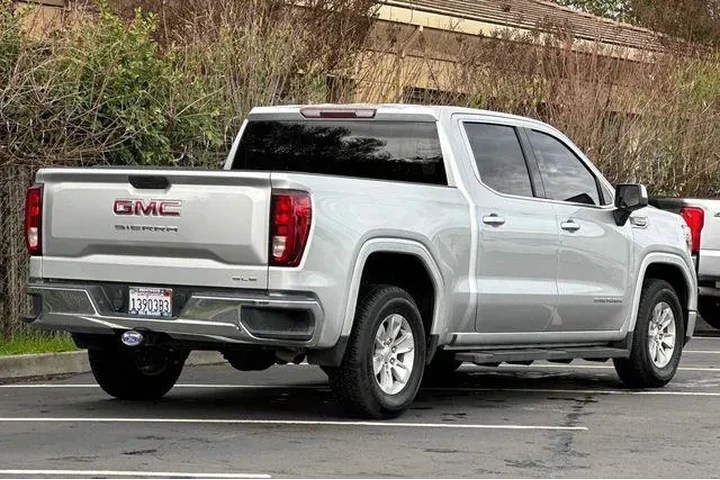 $29995 : GMC Sierra 1500 2020 4x2 SLE image 3