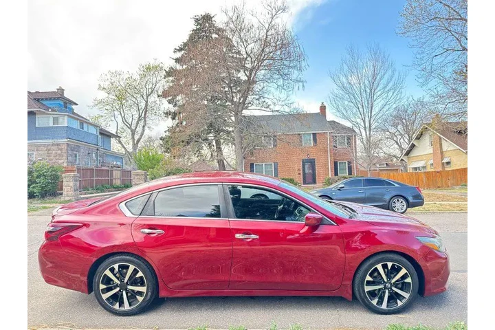 $9495 : 2018 Altima 2.5 SR image 4