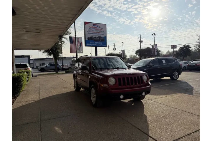 $11999 : 2014 Patriot High Altitude Ed image 3