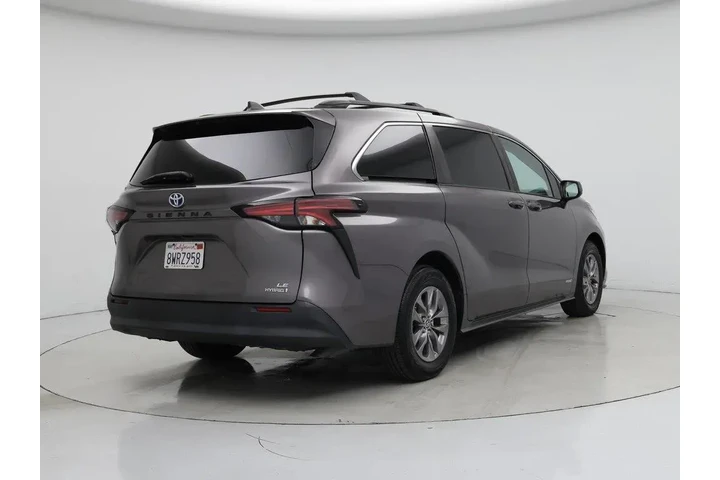$35998 : Toyota Sienna 2021 LE 8-Pass image 8