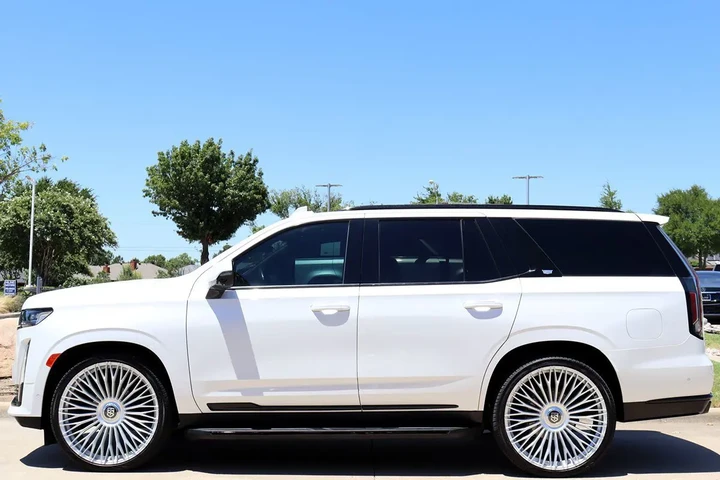 $66710 : 2021 Escalade Sport image 9
