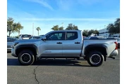 $38900 : Toyota Tacoma 2024 4x4 Limit thumbnail