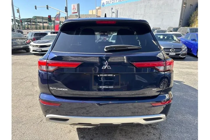 $27088 : Mitsubishi Outlander 2024 SE image 5