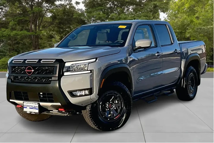 $40000 : Nissan Frontier 2025 4x4 PRO image 3