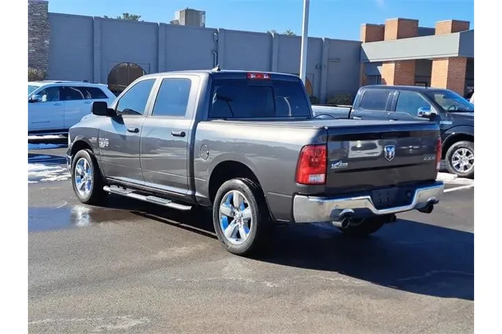 $17951 : Ram 1500 Classic 2019 4x4 SL image 3